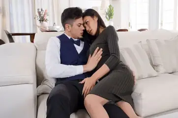 Pelayan Beruntung Ngentot Pemilik Penginapan Montok Gila